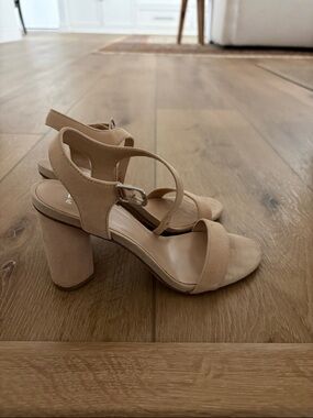 Classic Strappy Block Heel Sandals in Nude
